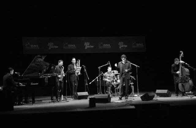 Con i Pommodors al Teatro Piccinni, 2010